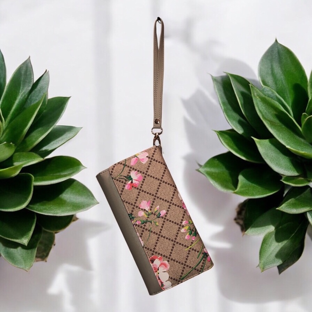 NWOT Unbranded Floral Faux Leather Crossbody